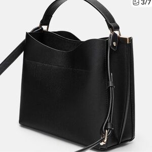 Zara Midi City with compartments,  Elegant Black Shoulder Bag brand new with tag